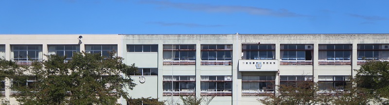 右京小学校の校舎